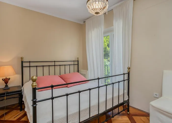 6 Bedroom Lovely In Rab Palit
