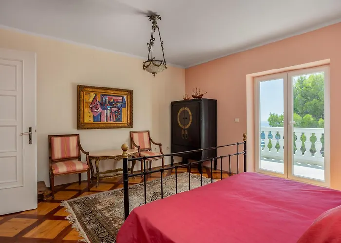 6 Bedroom Lovely In Rab Palit