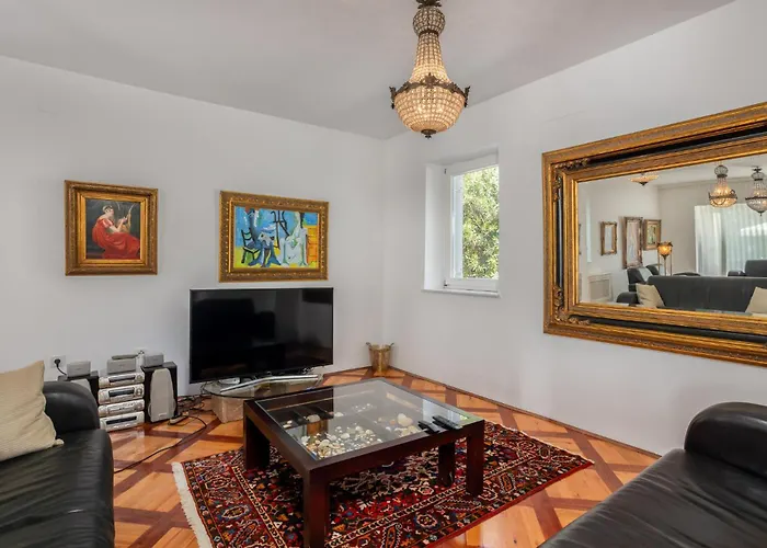 6 Bedroom Lovely In Rab Palit