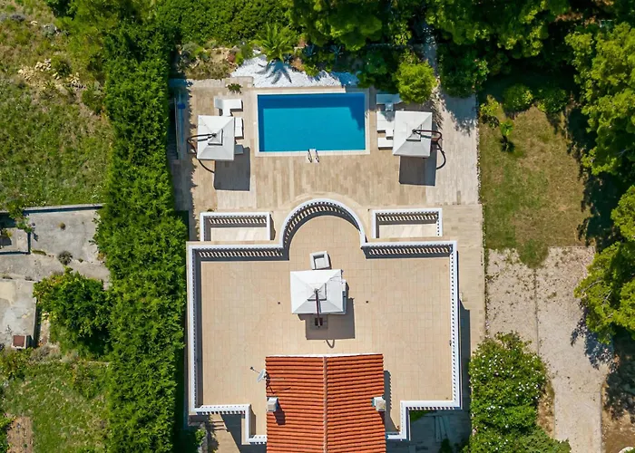 Casa de Férias 6 Bedroom Lovely In Rab Palit