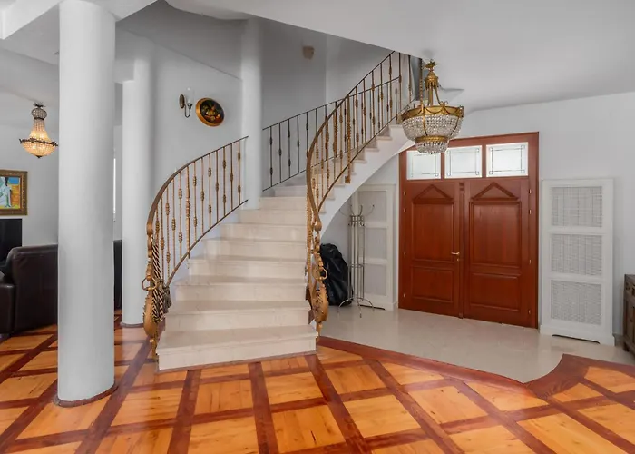 6 Bedroom Lovely In Rab Palit