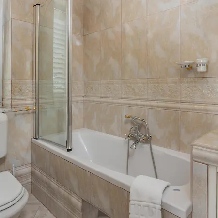 6 Bedroom Lovely In Rab Tatil Evi Palit