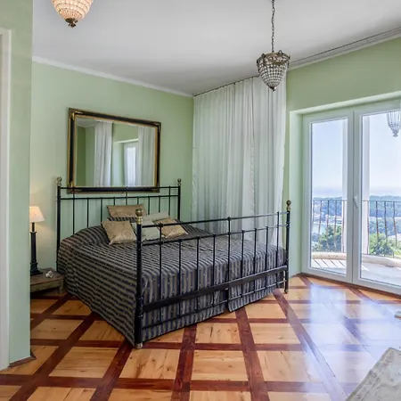 6 Bedroom Lovely In Rab Tatil Evi *