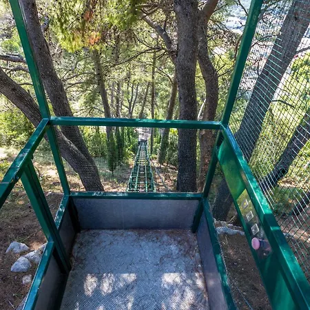 Tatil Evi 6 Bedroom Lovely In Rab Palit