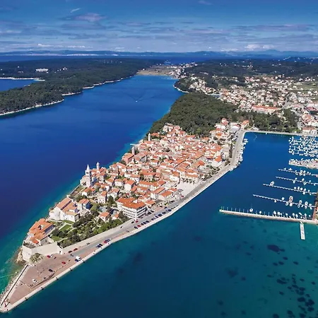 6 Bedroom Lovely In Rab Palit