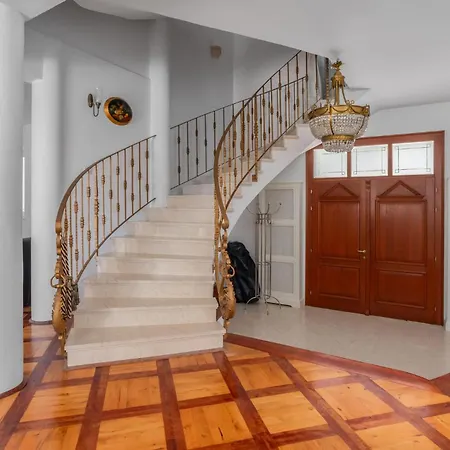 6 Bedroom Lovely In Rab Palit